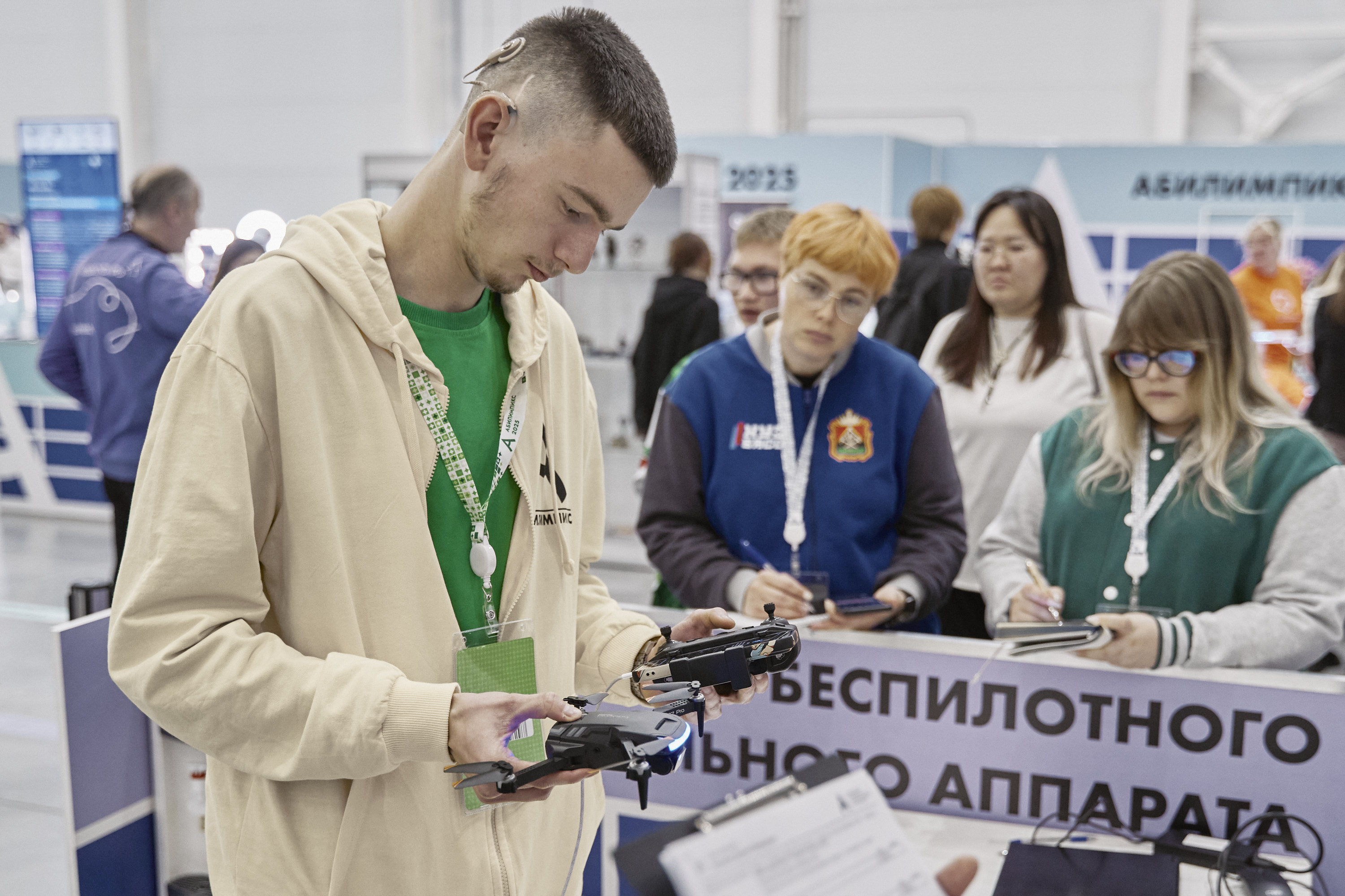 «Абилимпикс» представил опыт сопровождения людей с нарушением слуха на круглом столе Всероссийского общества глухих