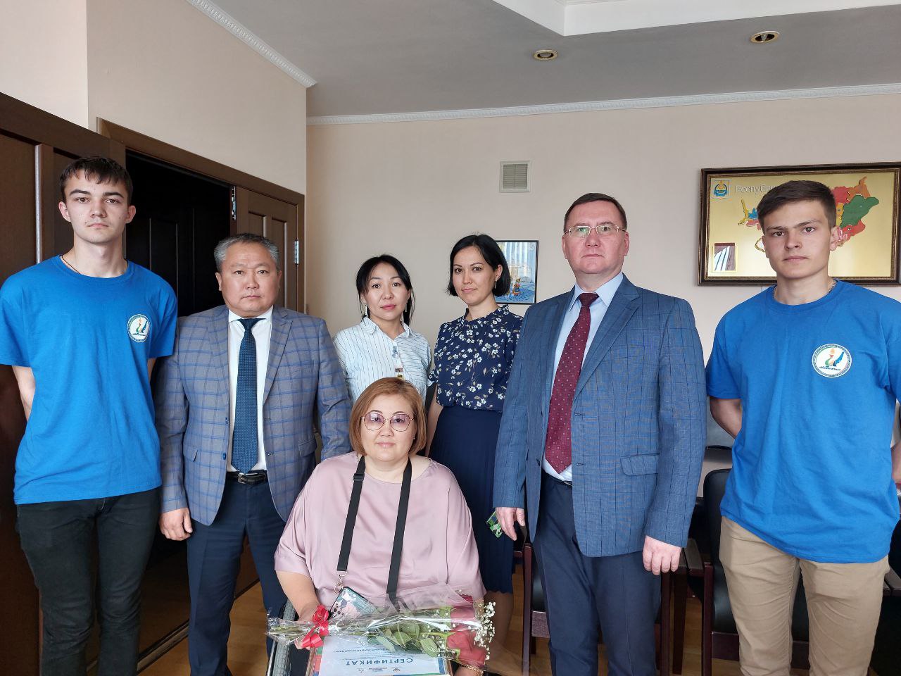 В Улан-Удэ победитель VI Национального чемпионата «Абилимпикс» получил сертификат на дополнительное образование и приобретение технических средств реабилитации
