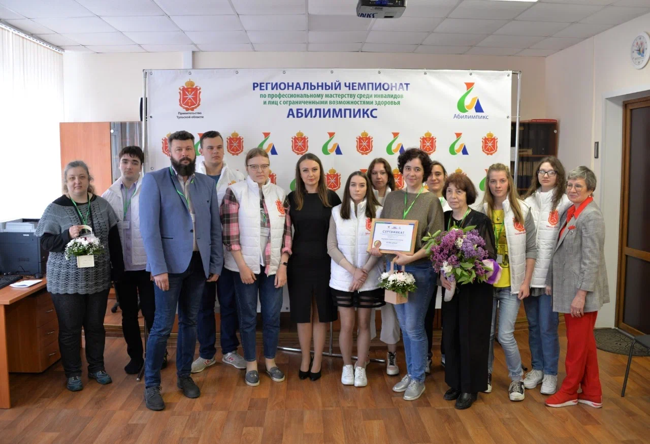 В Туле победитель VI Национального чемпионата «Абилимпикс» получил сертификат на дополнительное образование и приобретение технических средств реабилитации