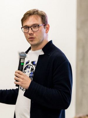 Попов Виктор Викторович