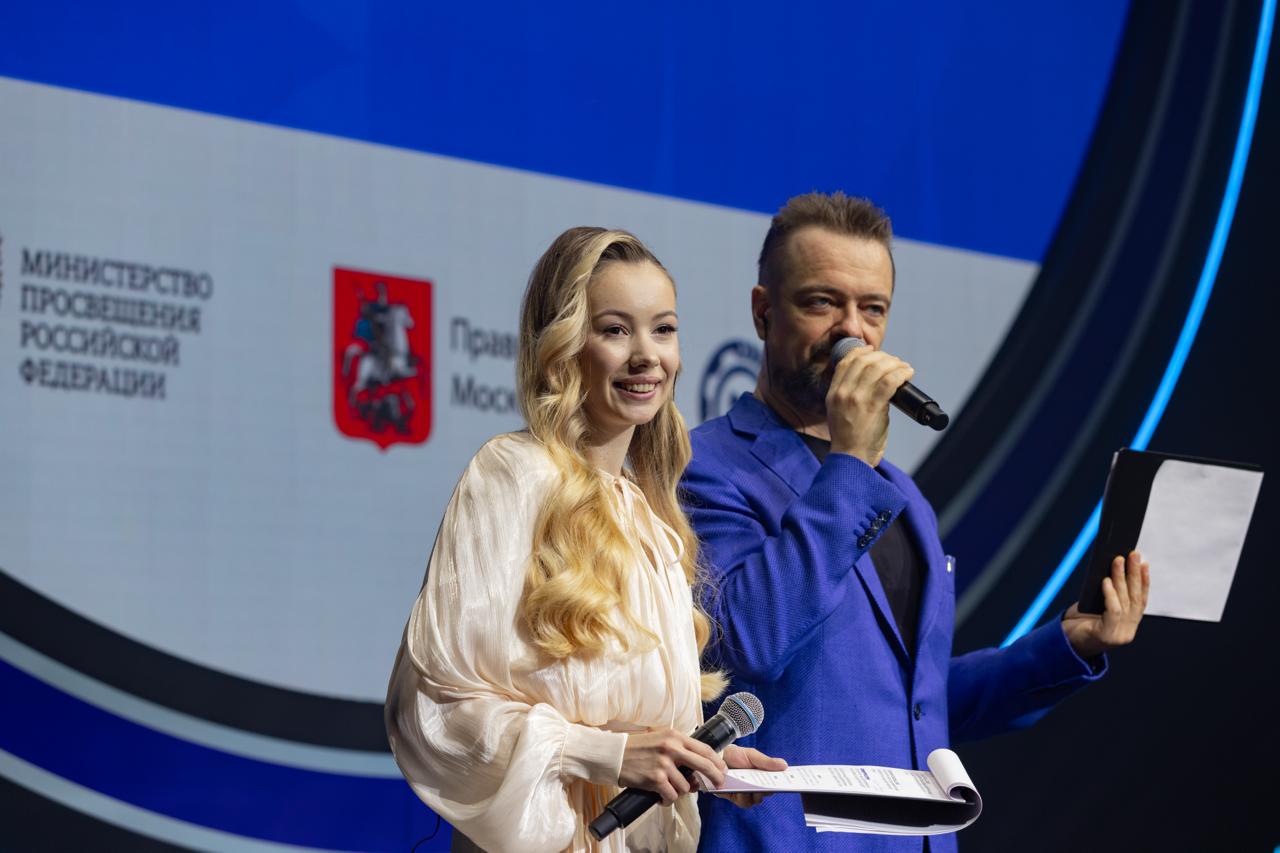 <p><strong>Подготовку к финалу Национального чемпионата «Абилимпикс» Елизавета Лях из Ставропольского края проводила в больничной палате. По признанию девушки, для нее подготовка к соревнованиям стала битвой за свое будущее. Она готовилась доказать самой себе, что она не просто пациент в очереди на операцию, а сильный и целеустремленный человек, у которого все еще впереди.</strong></p>