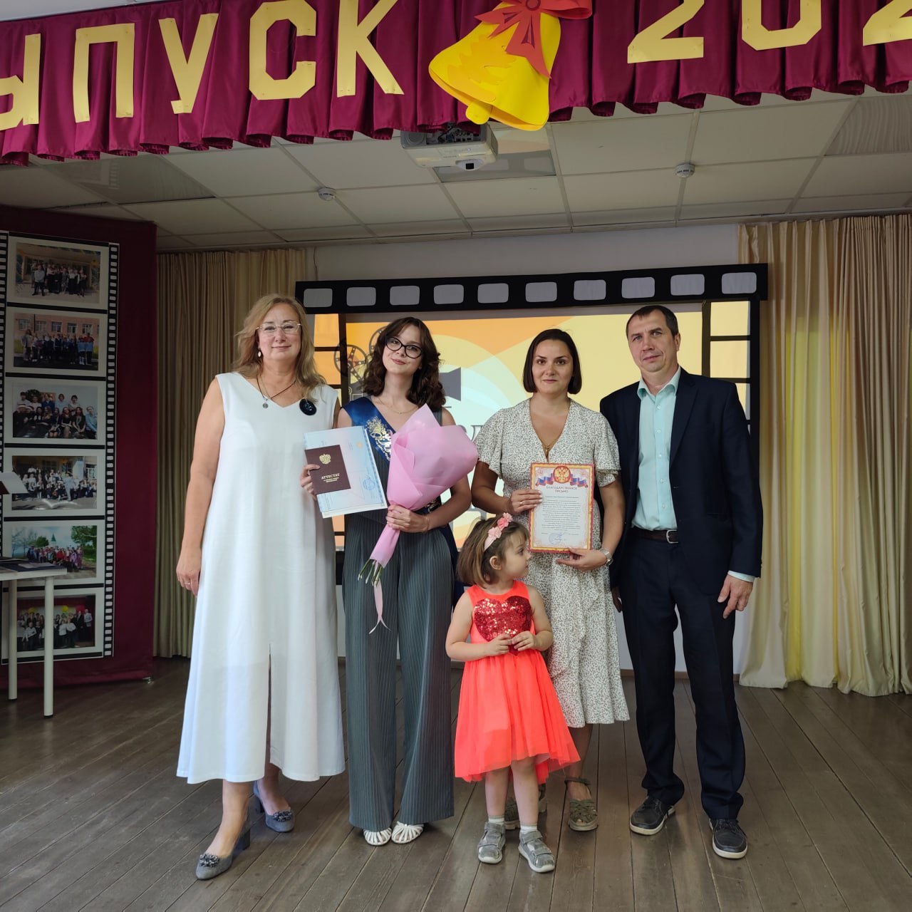 <p><strong>В жизни часто бывает так, что увлечение, кажущееся просто хобби, становится ступенькой к большой мечте. В 2024 году Арина Медведева стала лучшей в компетенции &laquo;Мастер пищевого арт-декора&raquo; на Национальном чемпионате &laquo;Абилимпикс&raquo;, а осенью того же года поступила на стоматологический факультет Красноярского государственного медицинского университета. Как же связаны тонкое искусство украшения пряников и профессия врача? </strong></p>