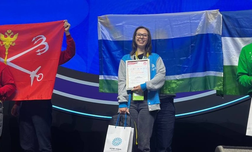 <strong>Чтение книг и статей, просмотр фильмов на иностранном языке &ndash; это страсть Анжелики Сухаревой из Екатеринбурга. Интерес к иностранному языку у девушки начал проявляться еще в дошкольном возрасте. Уже тогда она пыталась читать и понимать иностранные слова.</strong>